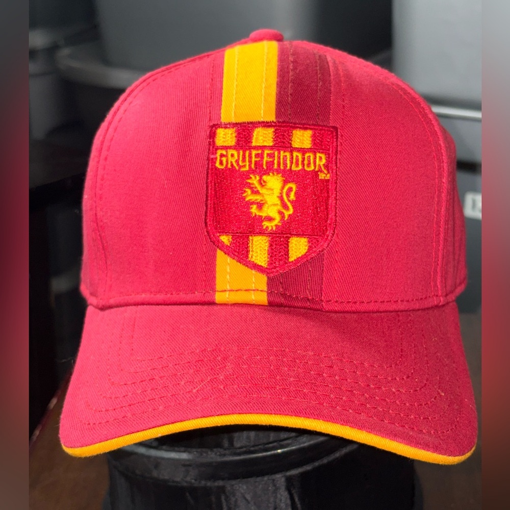 GRYFFONDOR men Red & Gold Baseball Cap with.Embroidered Logo(126)